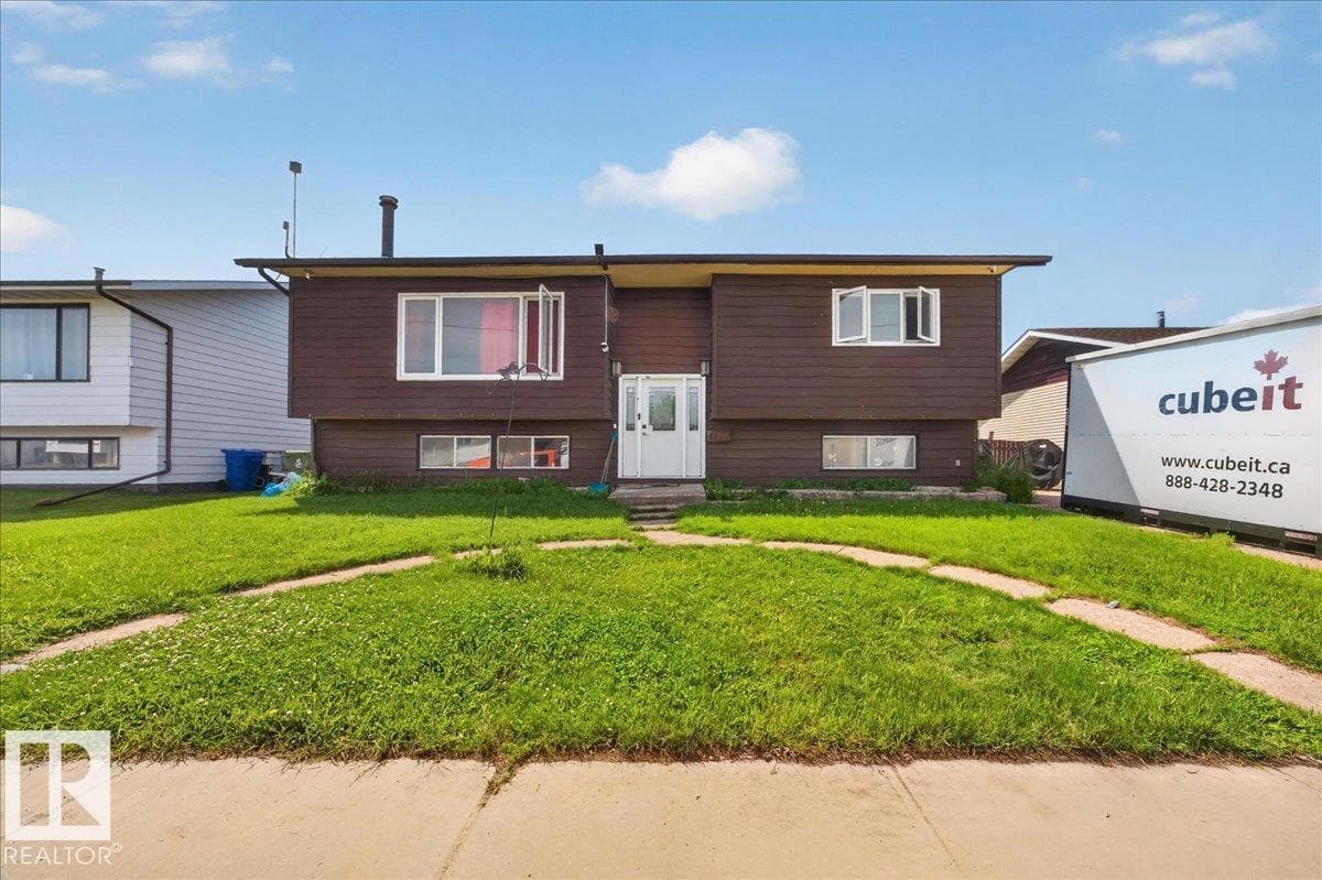 5215 50 AV — photo 3