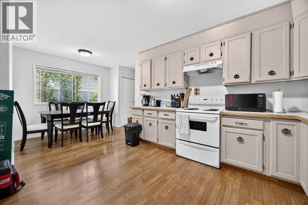 4823 49 Street — photo 4