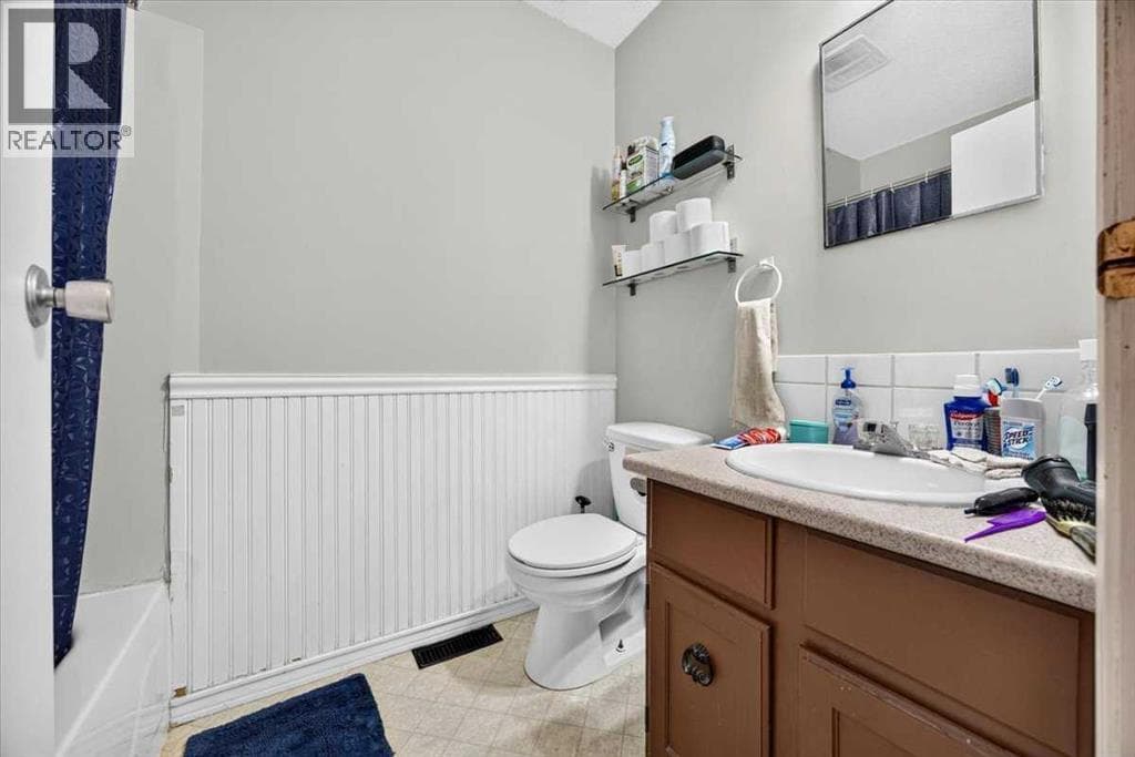 4823 49 Street — photo 5