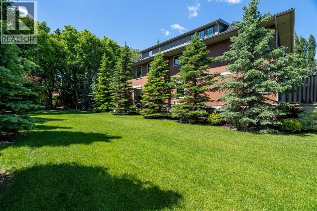 718 Riverdale Avenue SW — photo 2