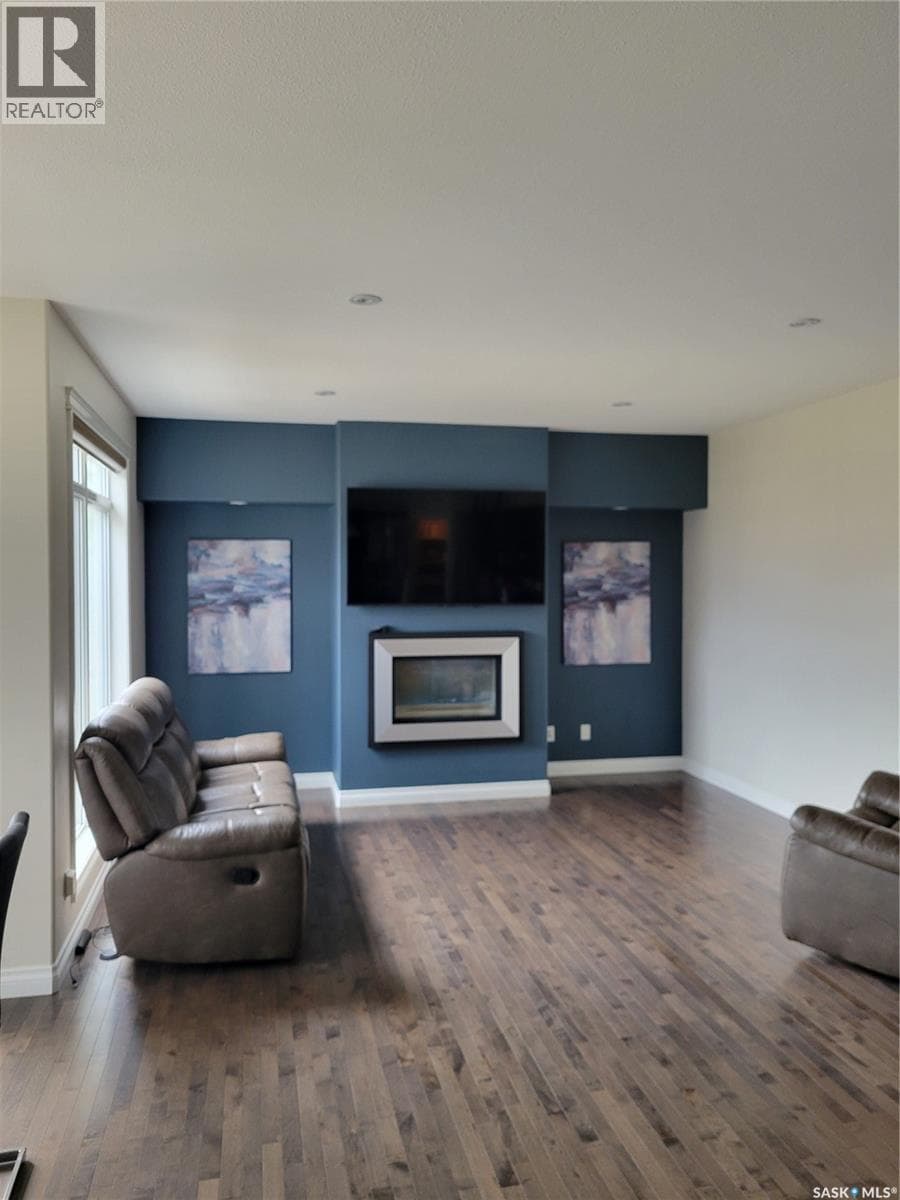 718 Patrick BAY — photo 4