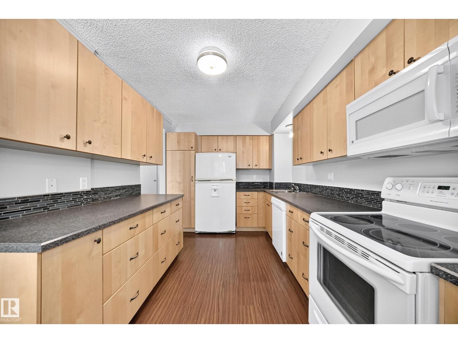 13469 40 ST NW — photo 5