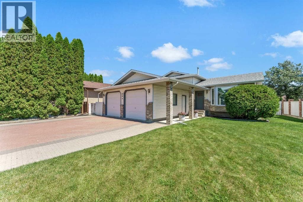 884 Ross Glen Drive SE