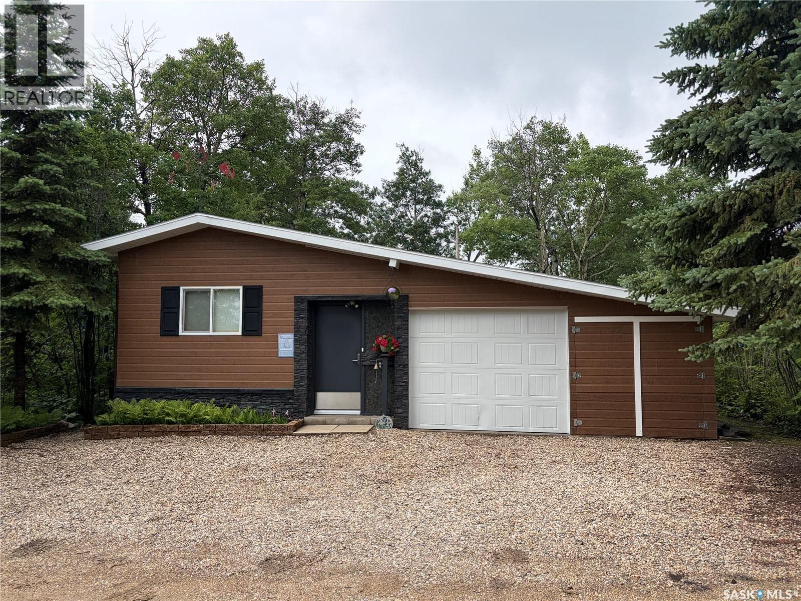 34 Columbus DRIVE