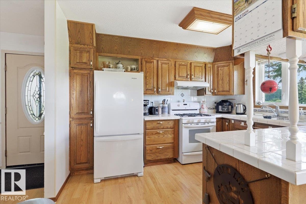 32052 Twp Rd 452 — photo 5