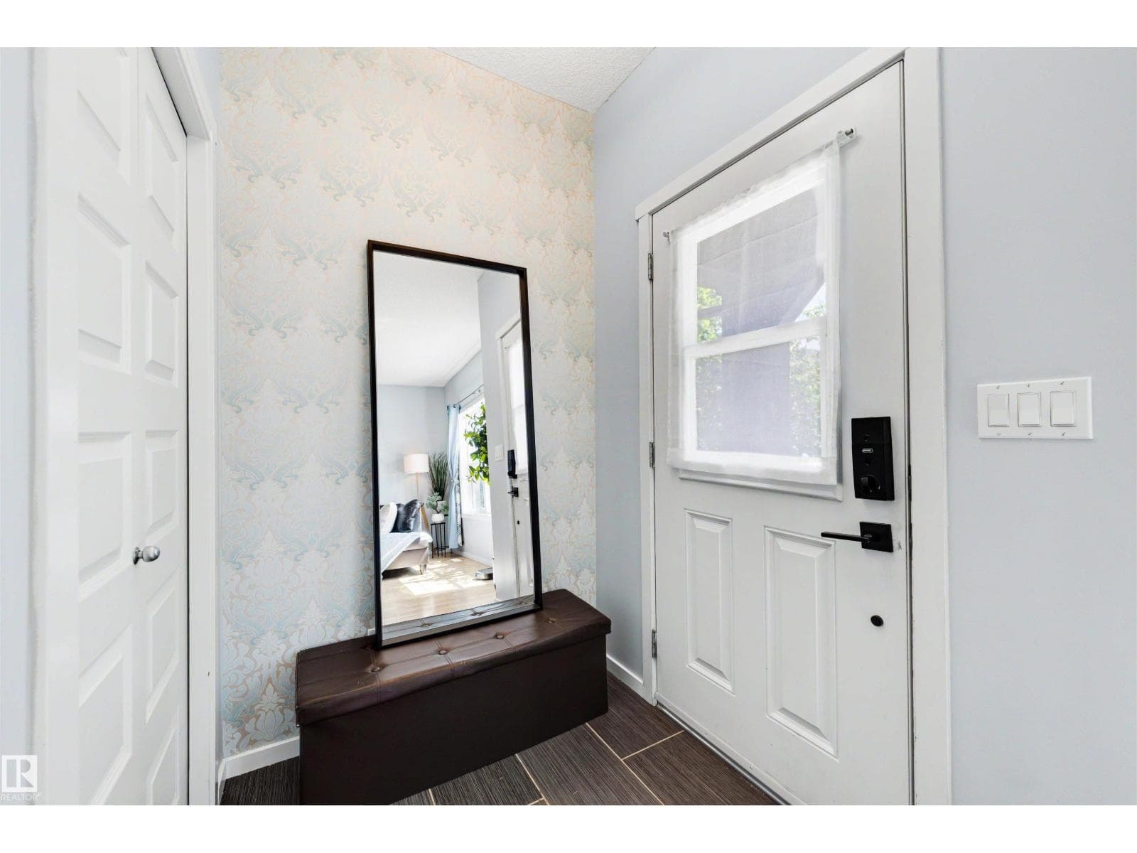 1522 CHAPMAN WY SW — photo 3