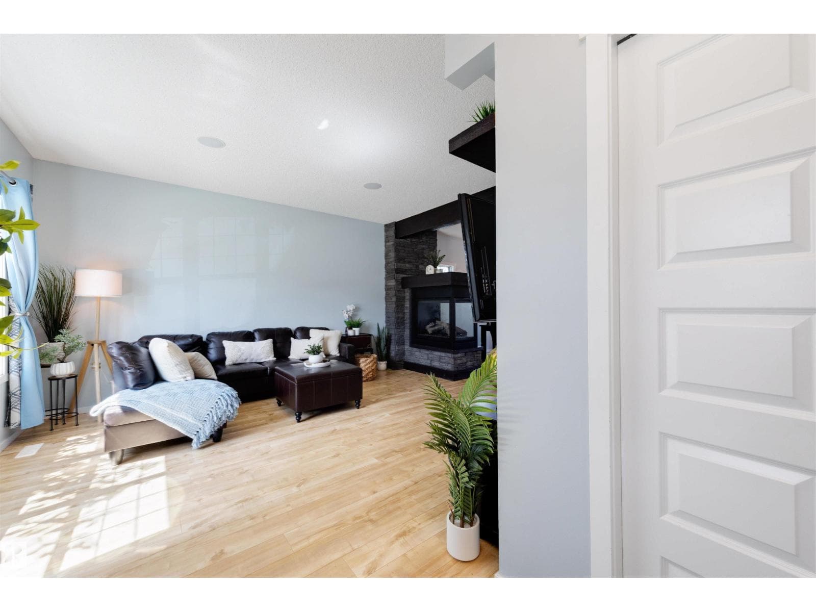 1522 CHAPMAN WY SW — photo 4