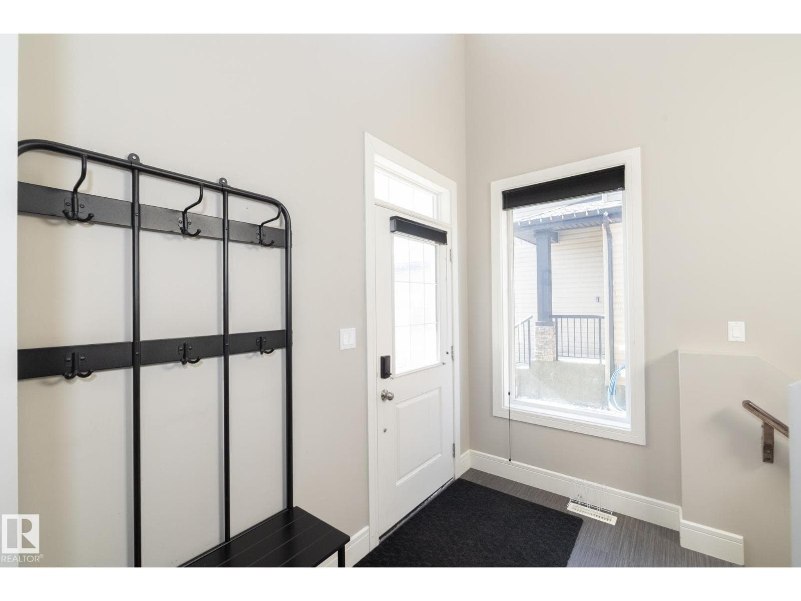 3302 67 ST — photo 2
