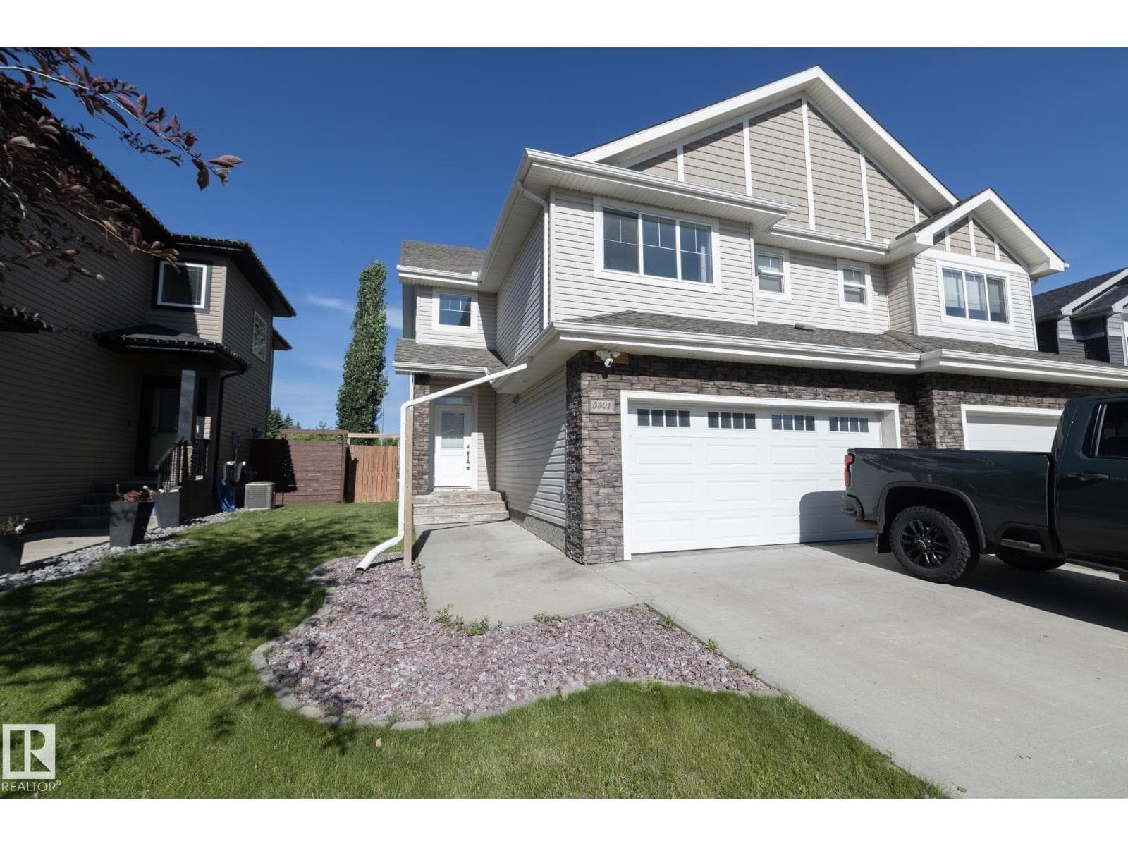 3302 67 ST