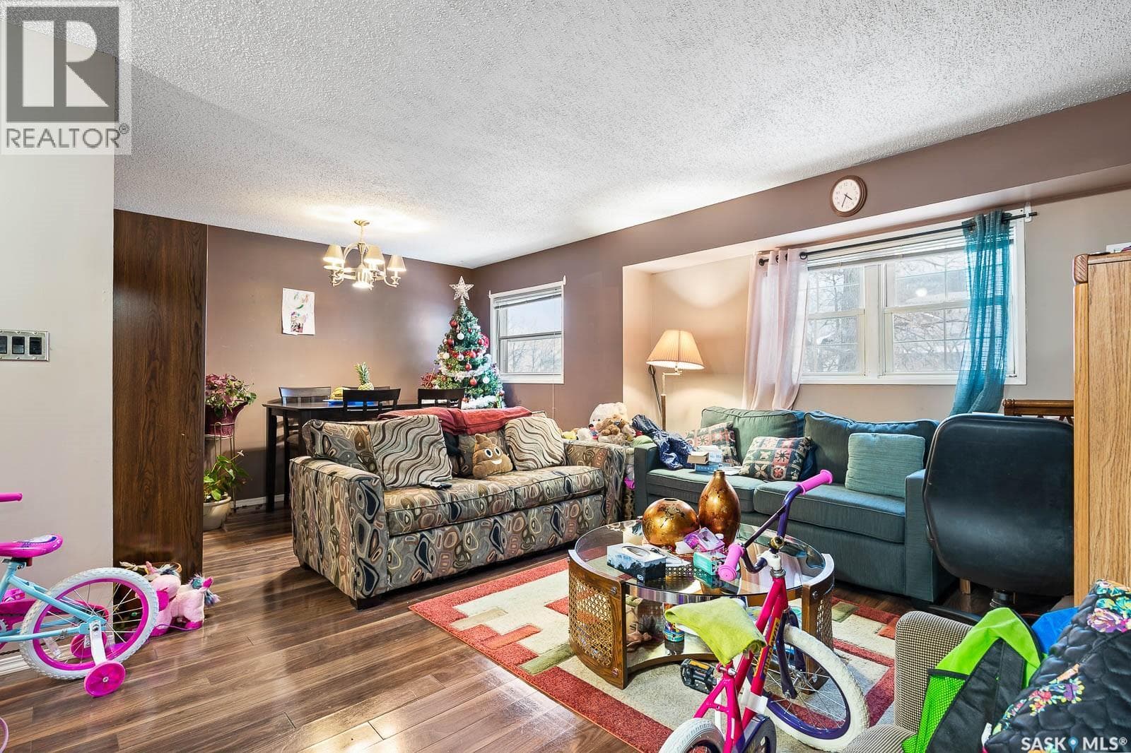 4008 DEWDNEY AVENUE — photo 4