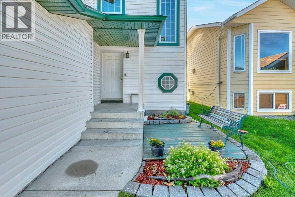 7 Springs Crescent SE — photo 3
