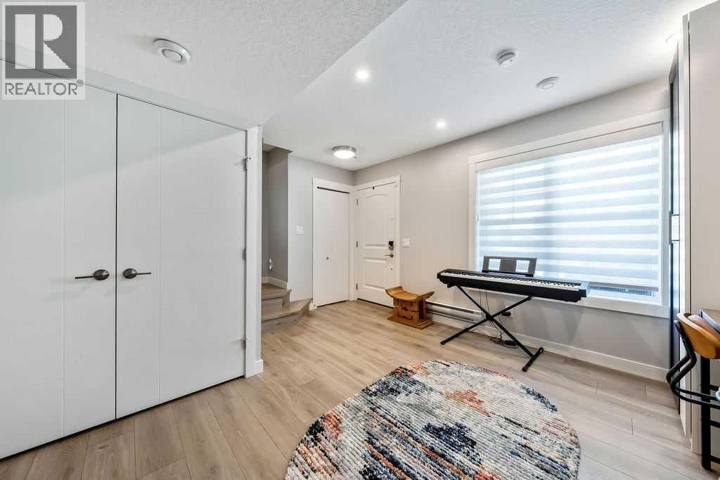 869 Cranston Avenue SE — photo 4