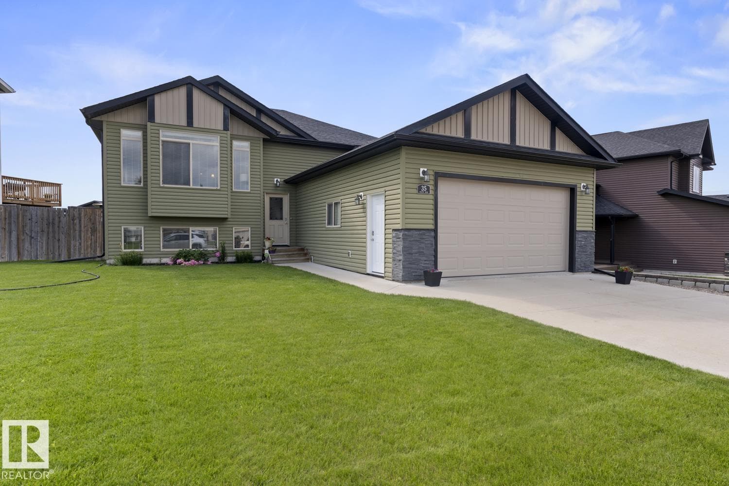 35 Falcon RD