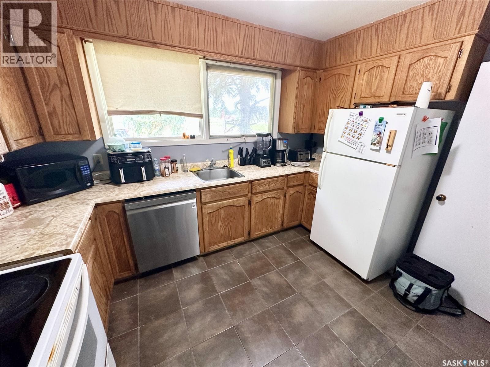542 Elizabeth STREET — photo 3