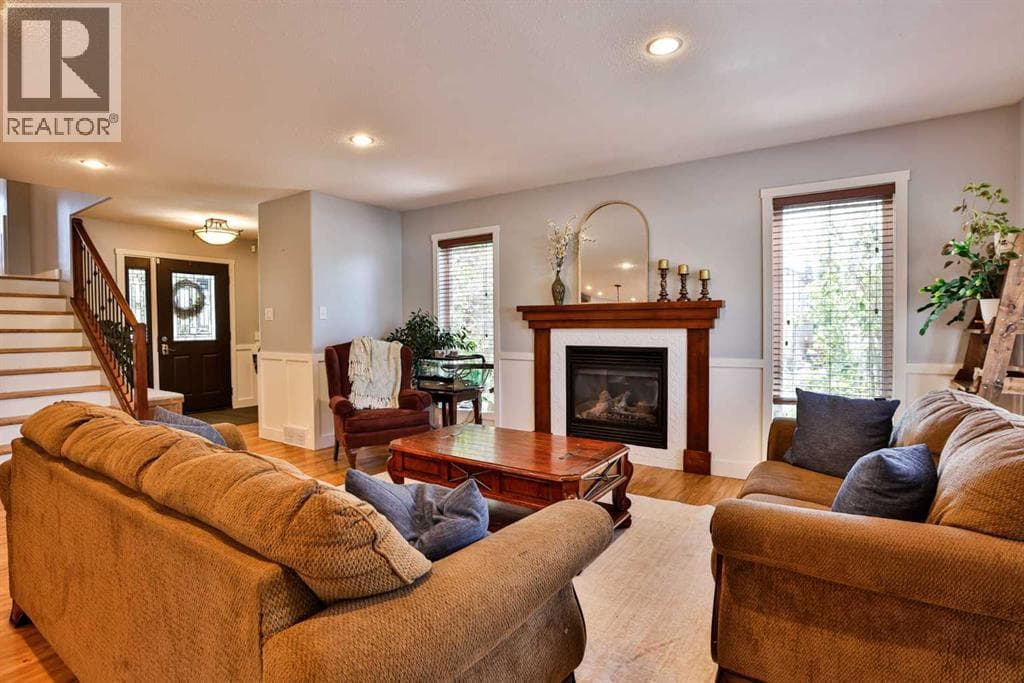287 Firelight Crescent W — photo 4