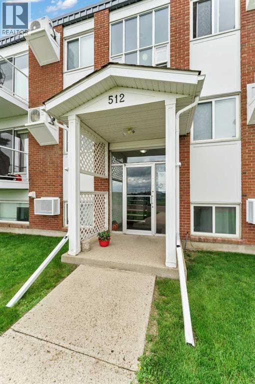 6, 512 McCutcheon Drive NW — photo 2