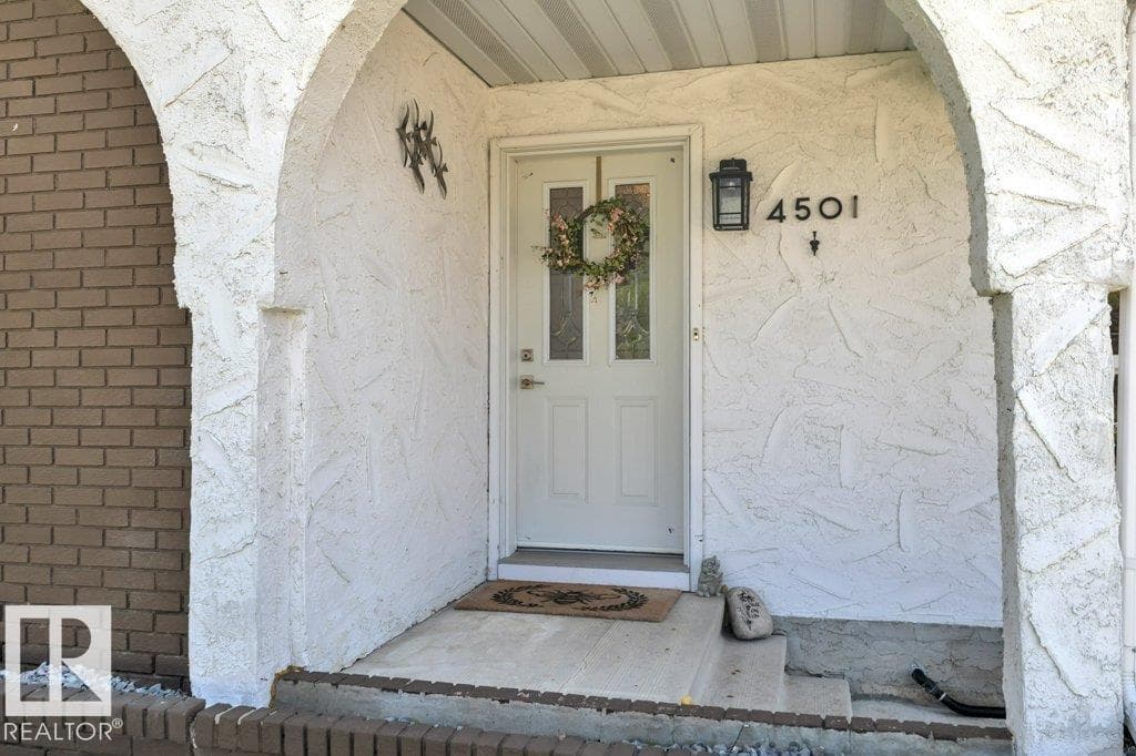 4501 39 AV — photo 3