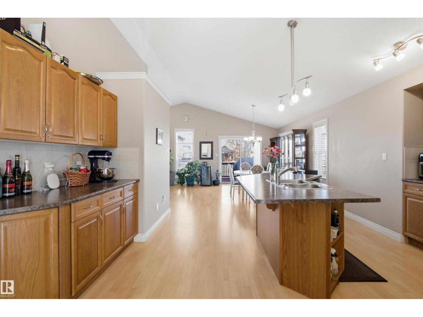 16204 48 ST NW — photo 4