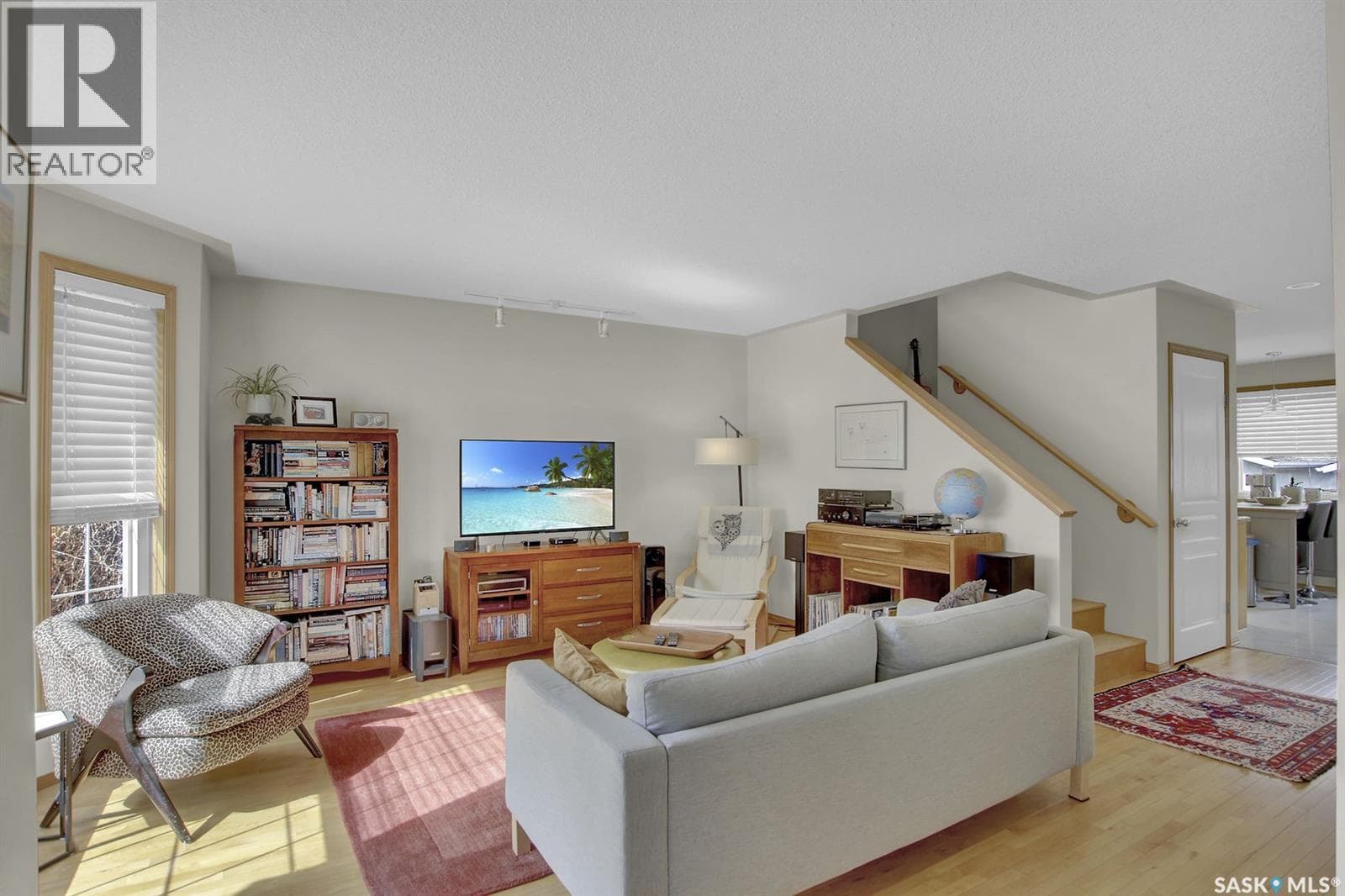 2734 Victoria AVENUE — photo 5