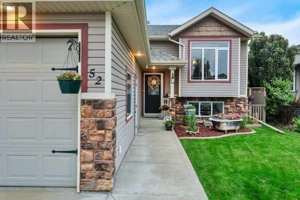 52 Irving Crescent — photo 2