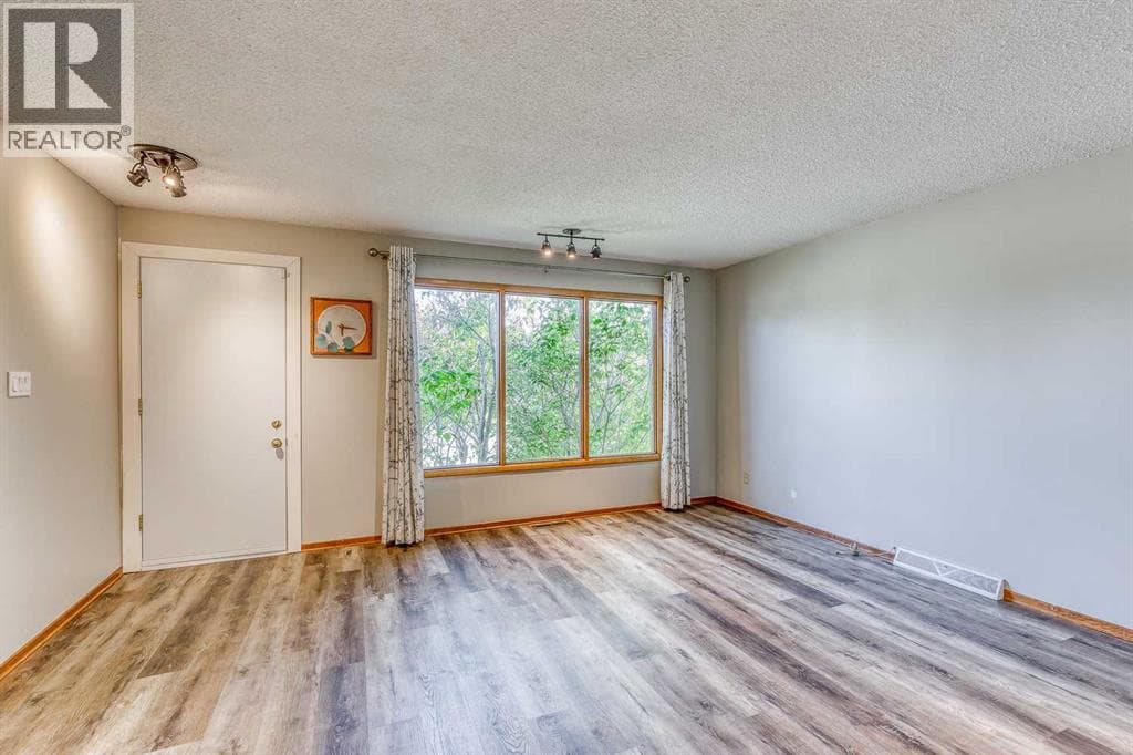10619 Elbow Drive SW — photo 4