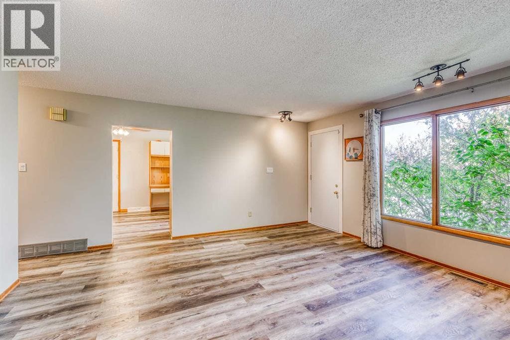 10619 Elbow Drive SW — photo 5