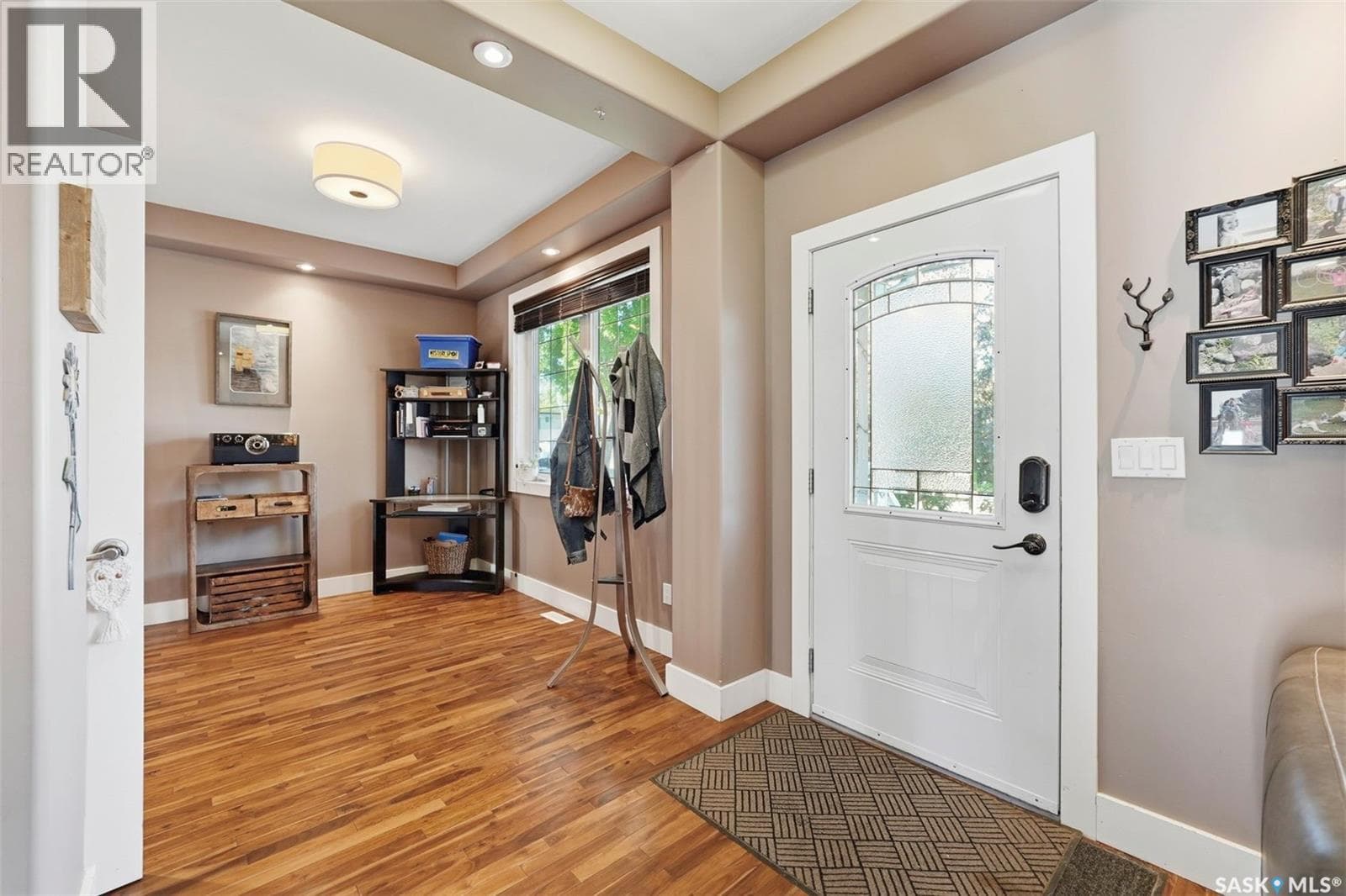 2218 St Andrews AVENUE — photo 3