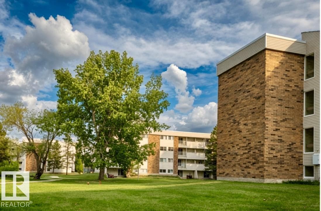 #31 11255 31 AV NW