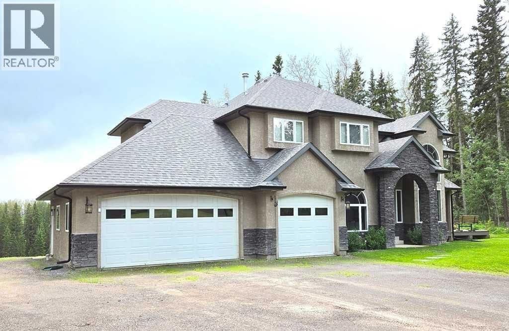 541 Clearwater Estates Crescent — photo 2