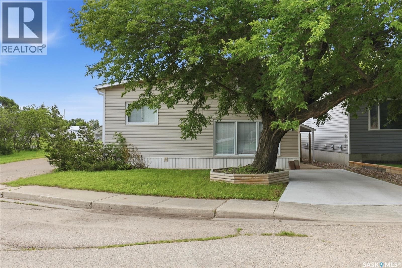 2157 Francis STREET — photo 3