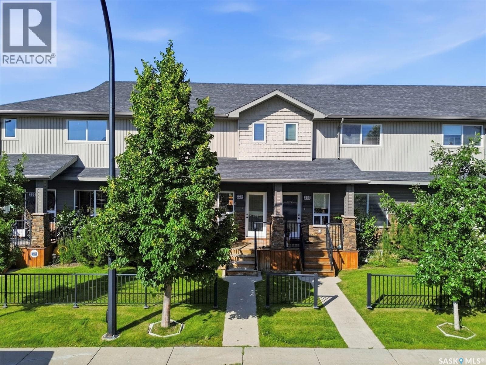 320 Willowgrove LANE — photo 3