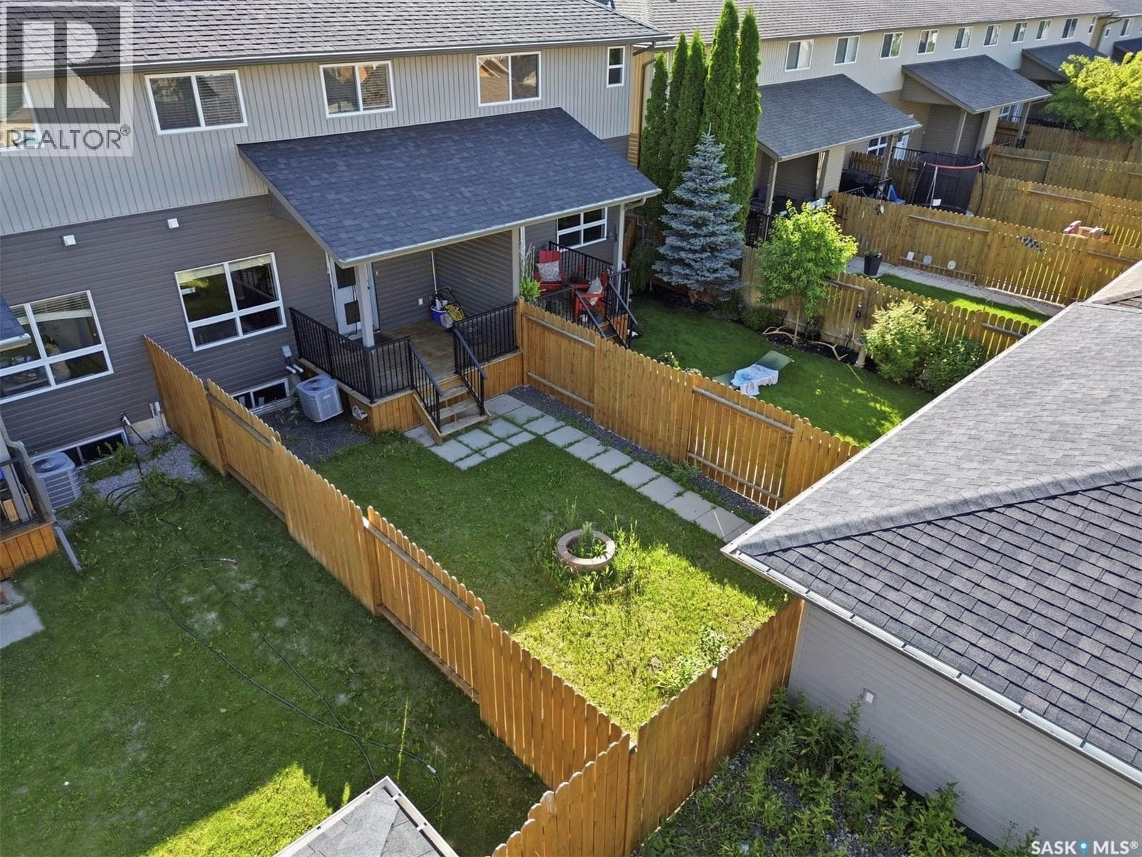 320 Willowgrove LANE — photo 4