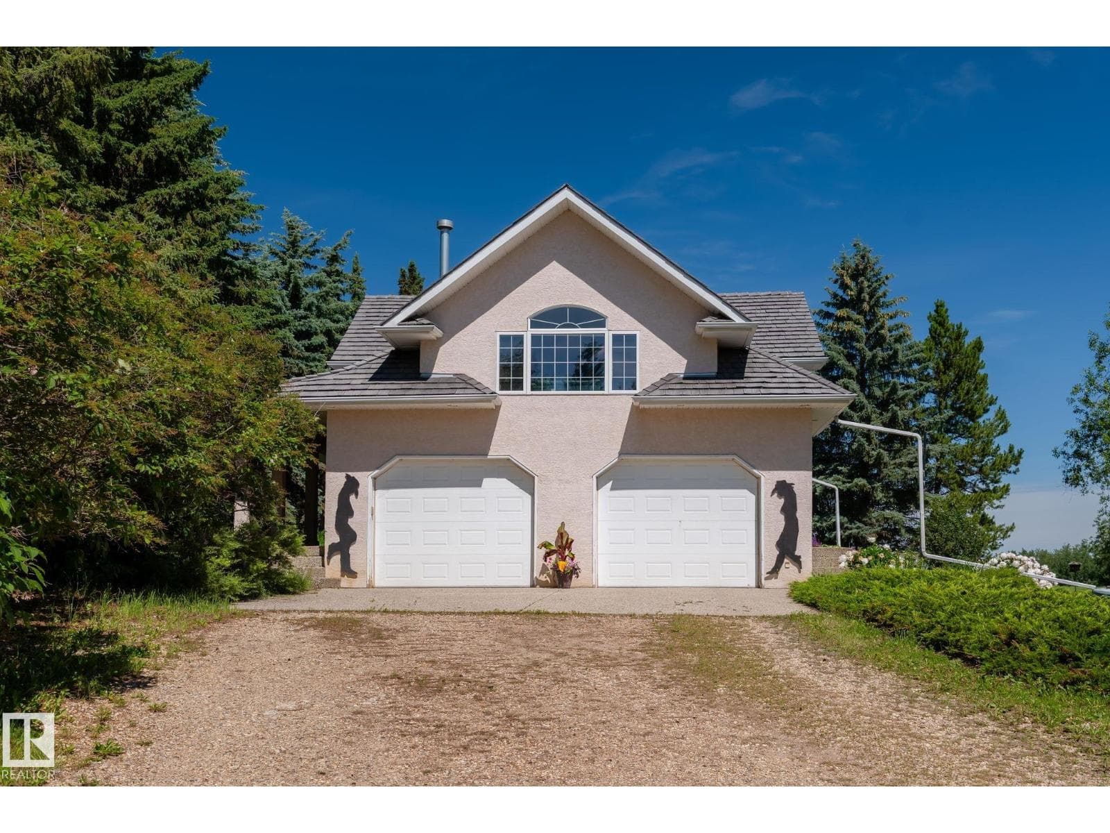 860 41 AV SW