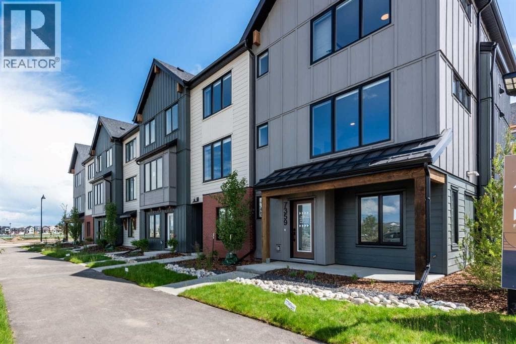 7369 MERCADO Avenue SE — photo 3