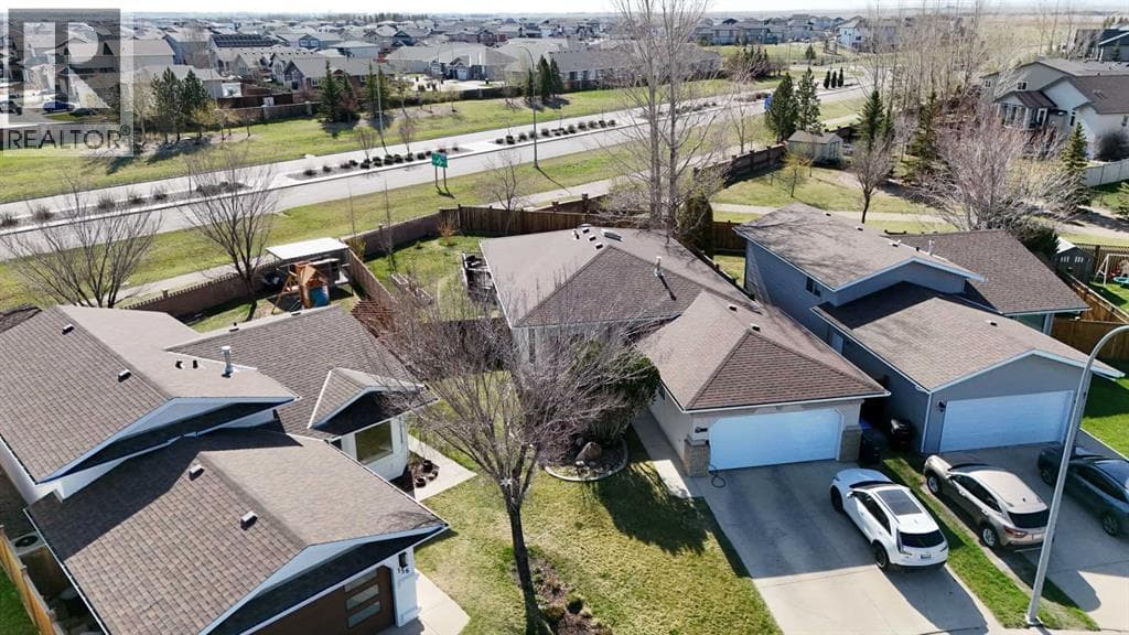 152 Mt Rundle Road W — photo 5