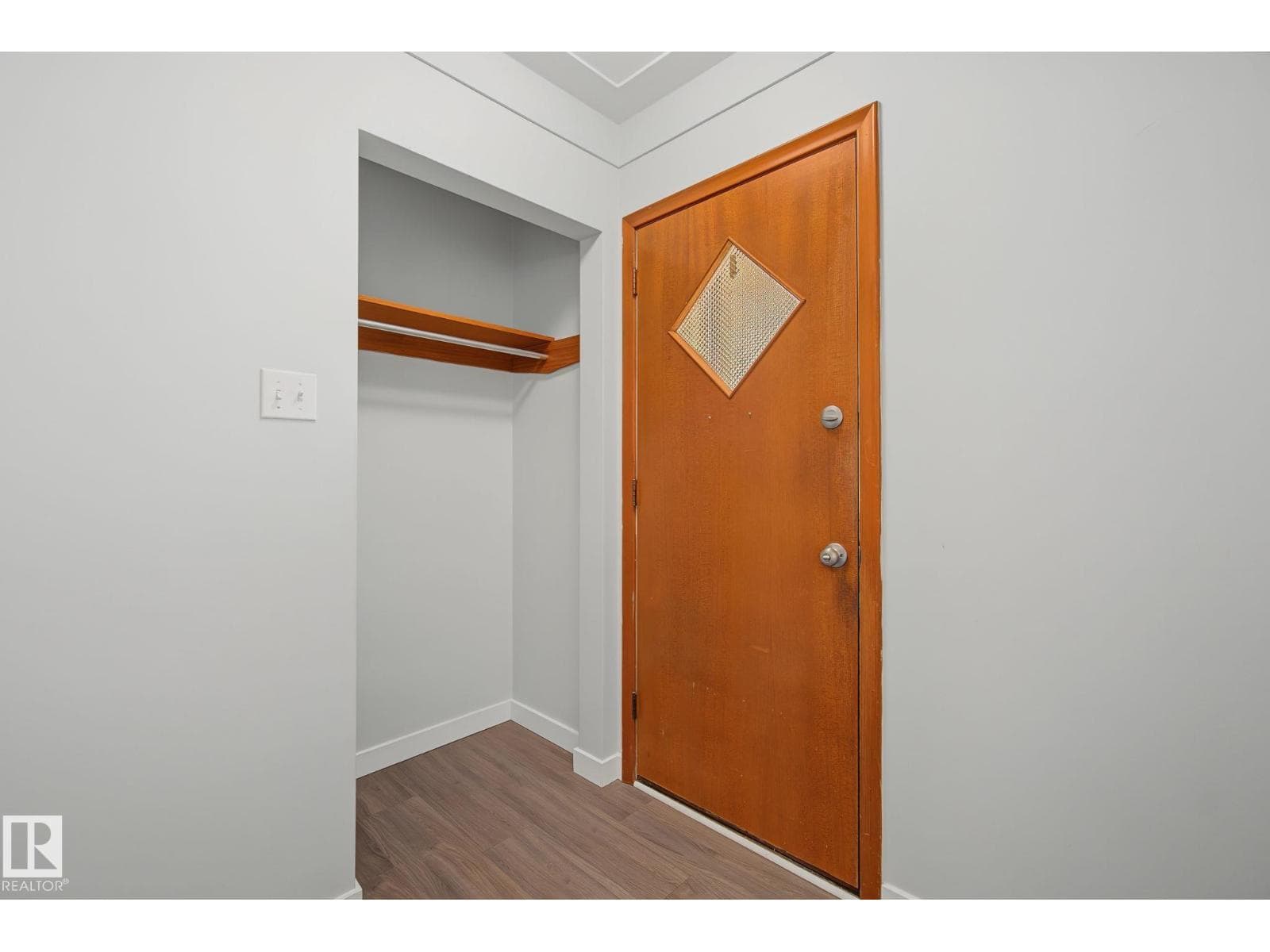 9545 65 AV NW — photo 3