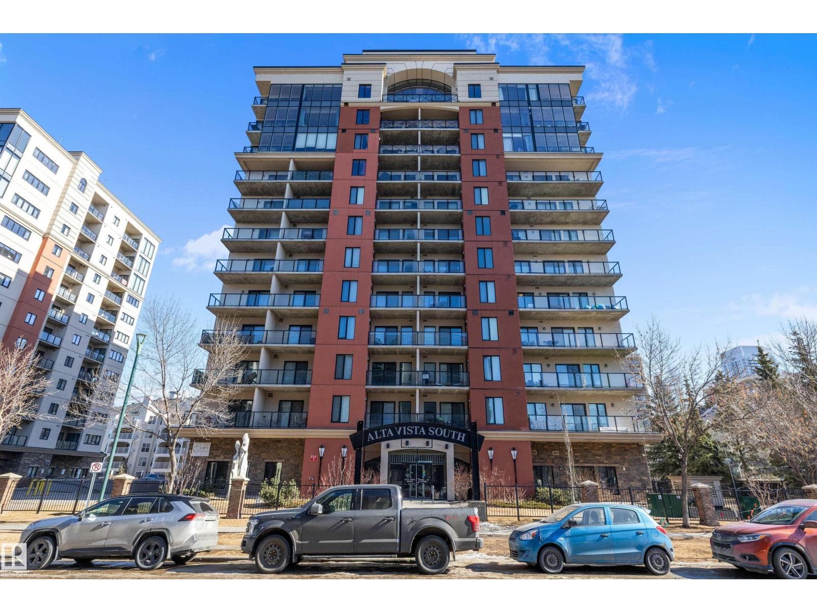 #307 10303 111 ST NW