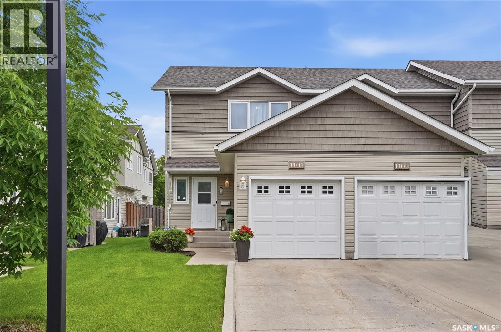 1101 715 Hart ROAD