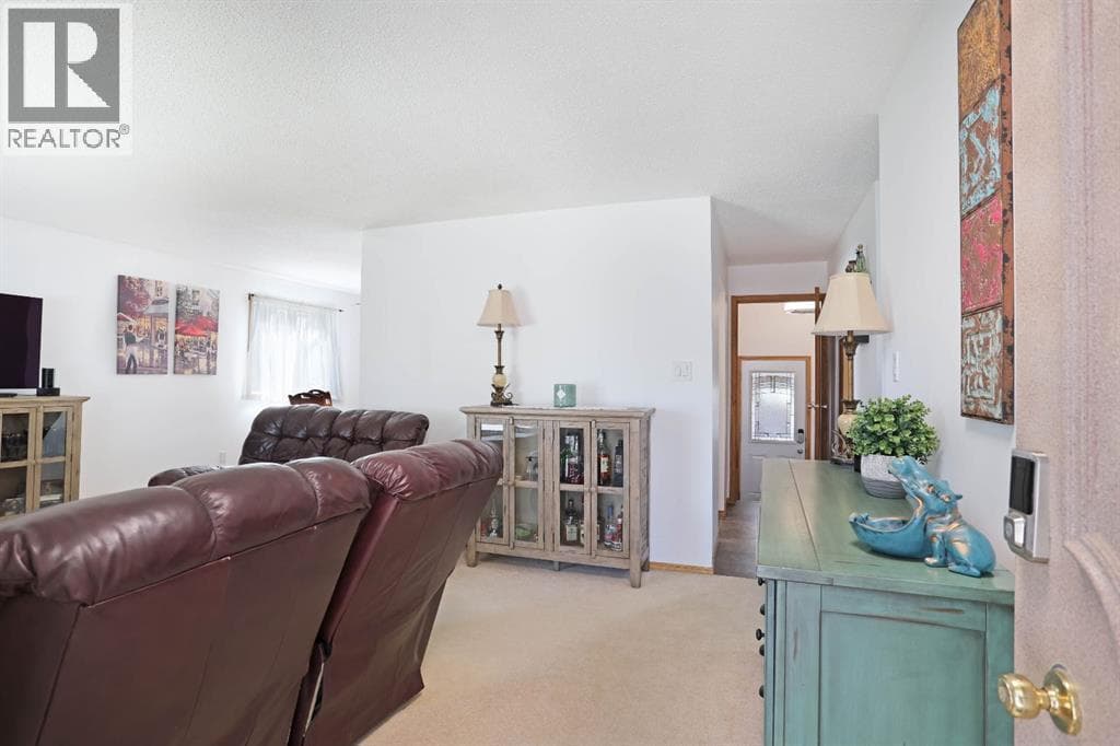 59 Greenbrook Drive E — photo 4