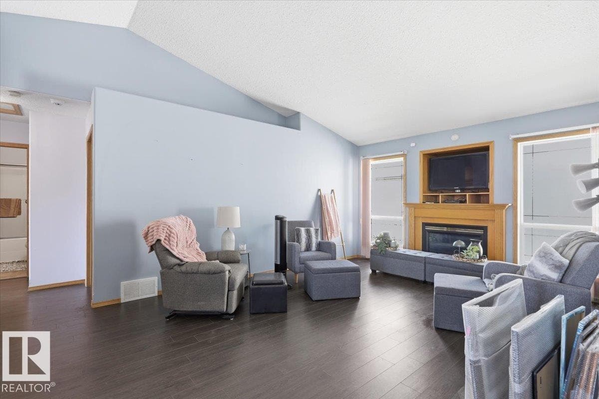 17 Clearwater CR — photo 3