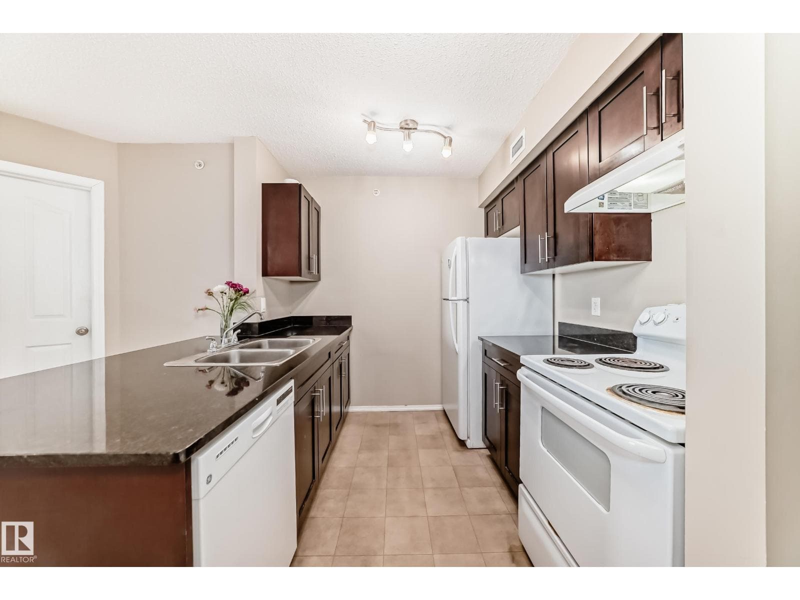 #404 12025 22 AV SW — photo 5