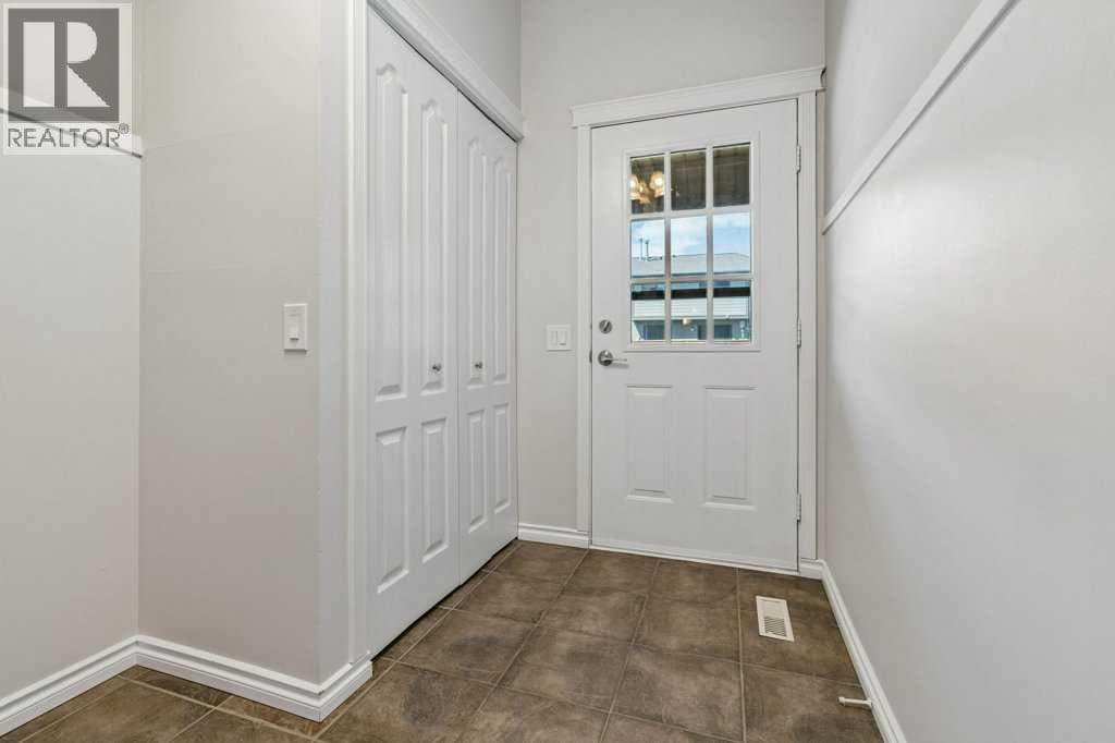 25, 5019 46 Avenue SW — photo 4