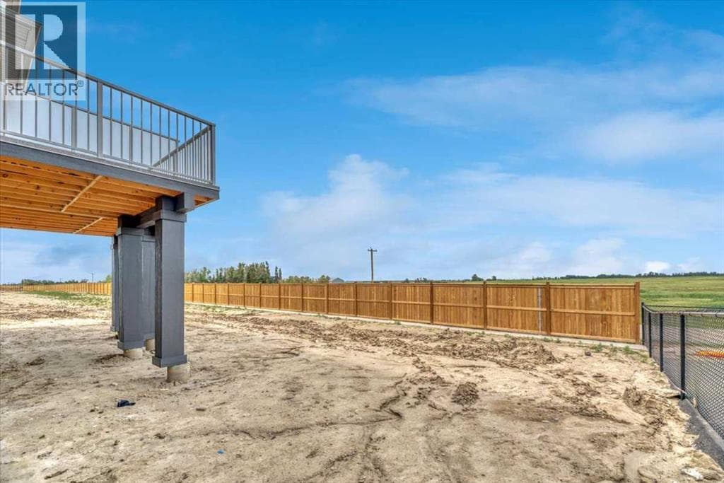 152 Lakewood Crescent — photo 4