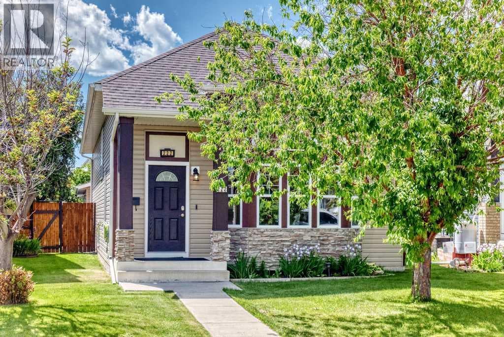 222 Covewood Close NE