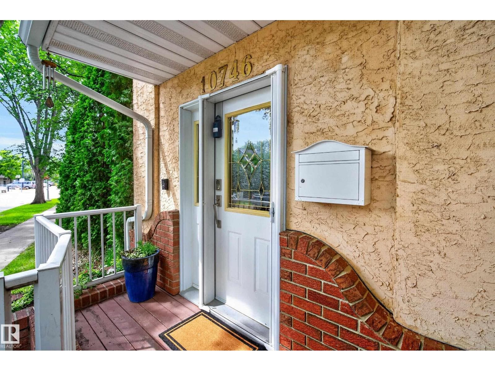 10746 University AV NW NW — photo 5