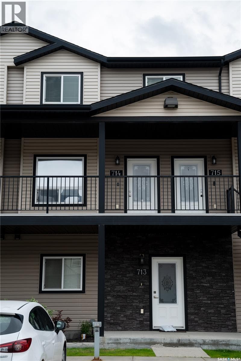 714 3806 Dewdney AVENUE E