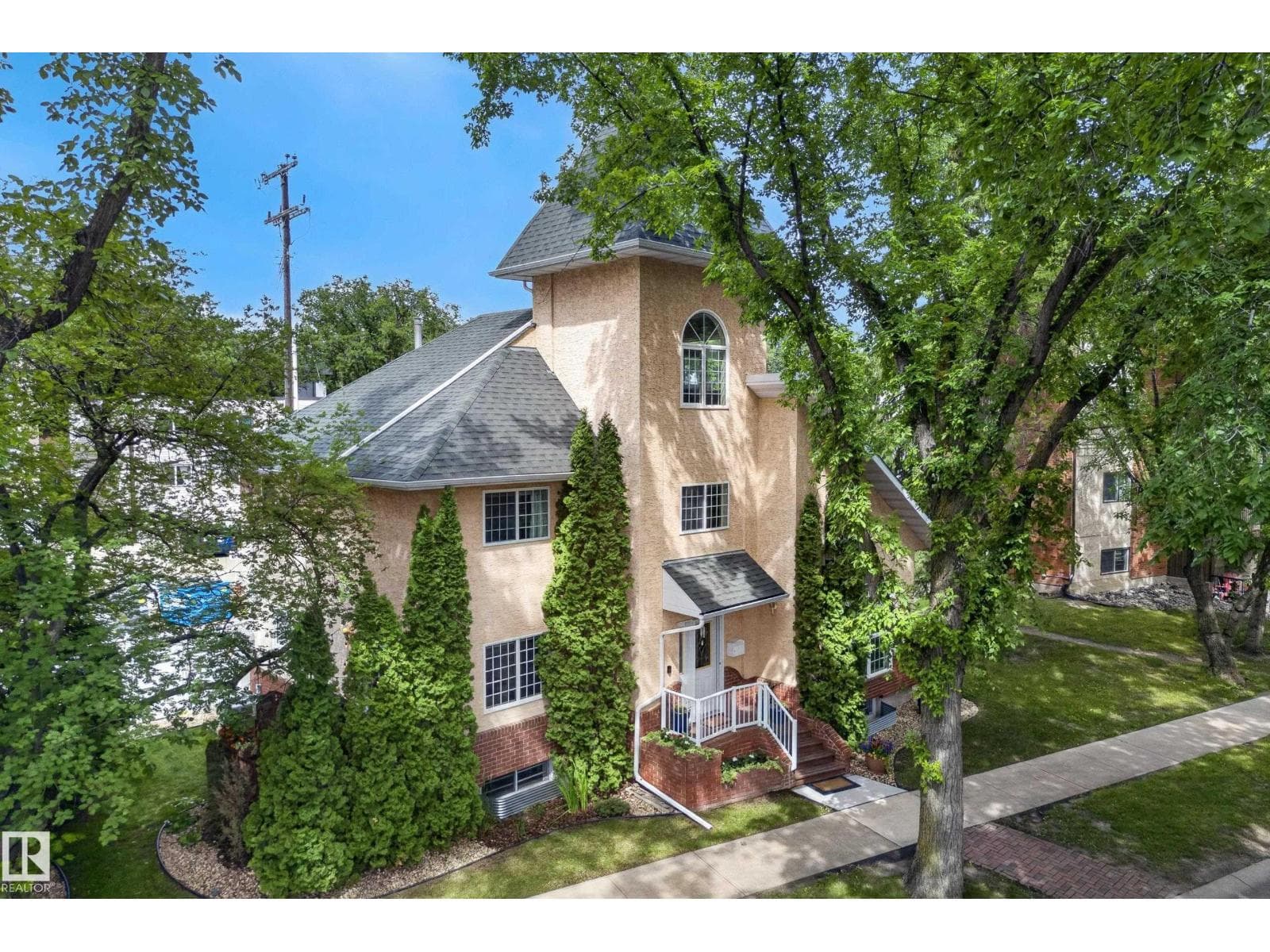 10746 University AV NW NW — photo 3