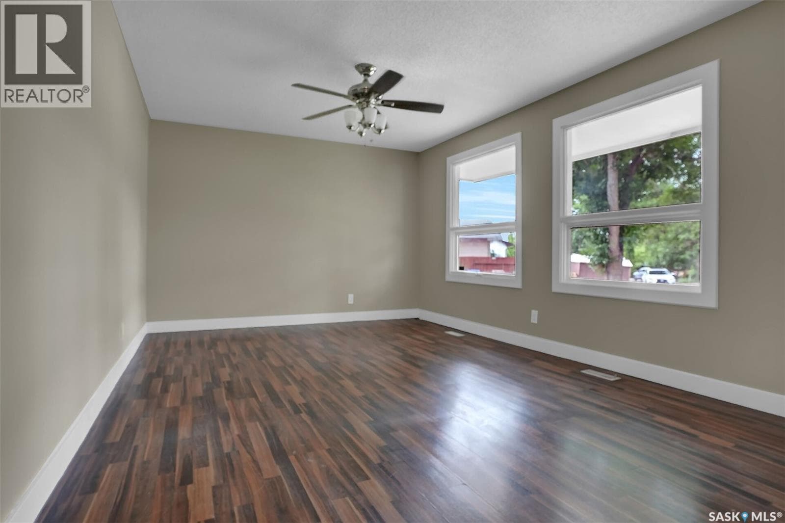 34 Armstrong BAY — photo 2