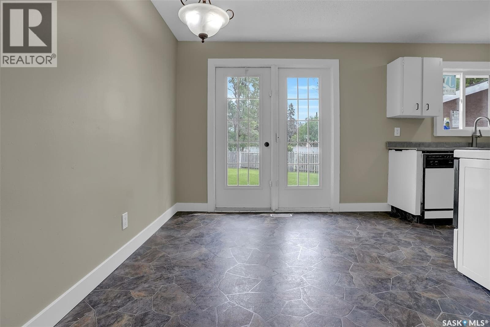 34 Armstrong BAY — photo 4