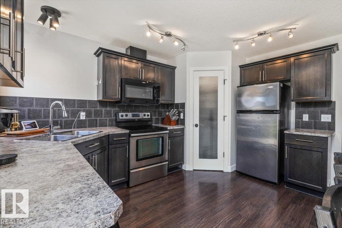 125 BIRCHWOOD CL — photo 2